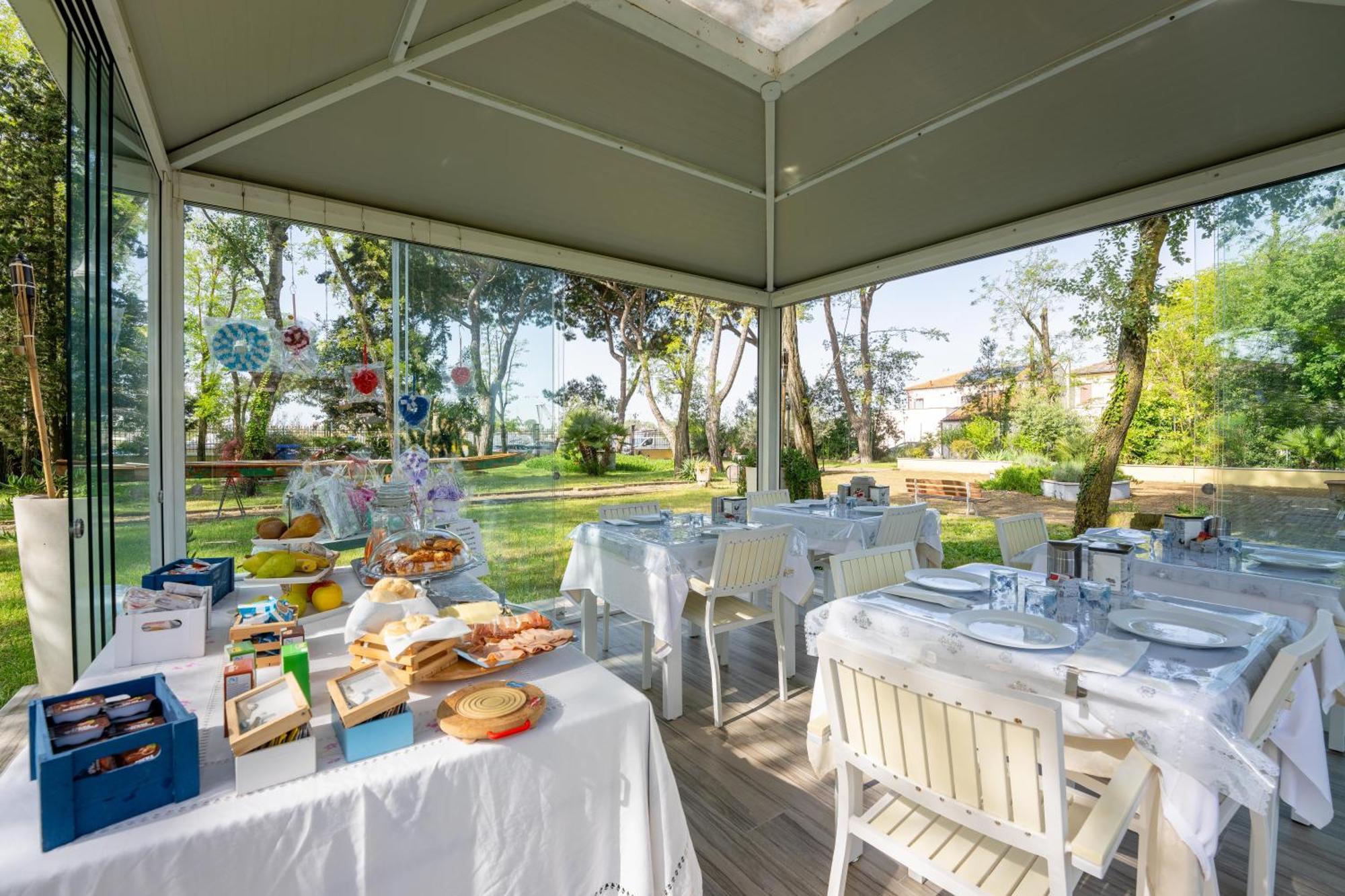 Villa Bellini Room&Breakfast Порто-Гарібальді Екстер'єр фото